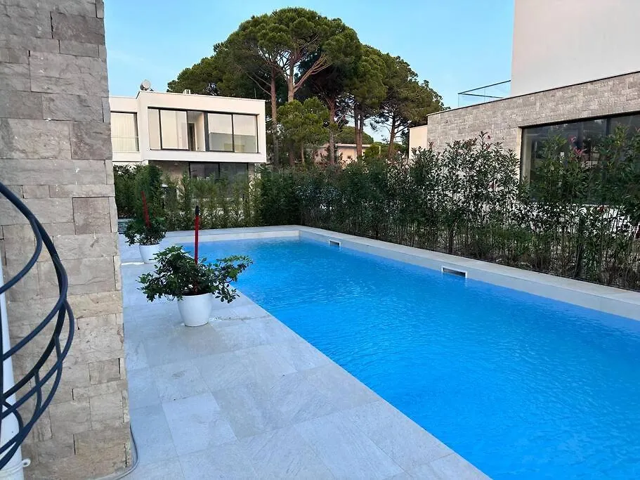 Lalzi Bay 3 Bed Villa With Heated Pool Durrës